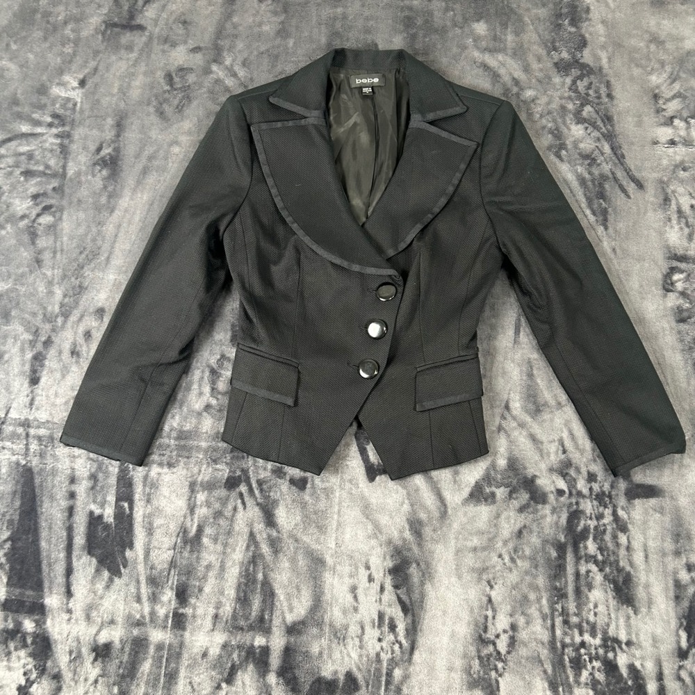 Bebe Blazer Womens Size 4 Black Textured Wide‎ Lapel Tailored Button Up Jacket